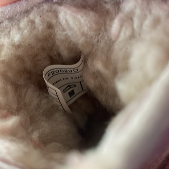 Baby Ugg’s💕 - Picture 7 of 8